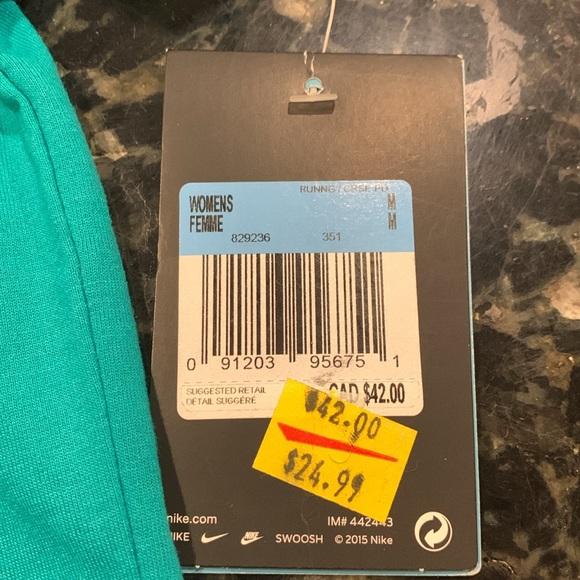 Nike Run TShirt - Picture 3 of 3